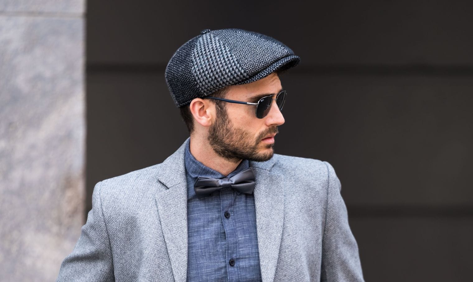 Comment porter une casquette plate