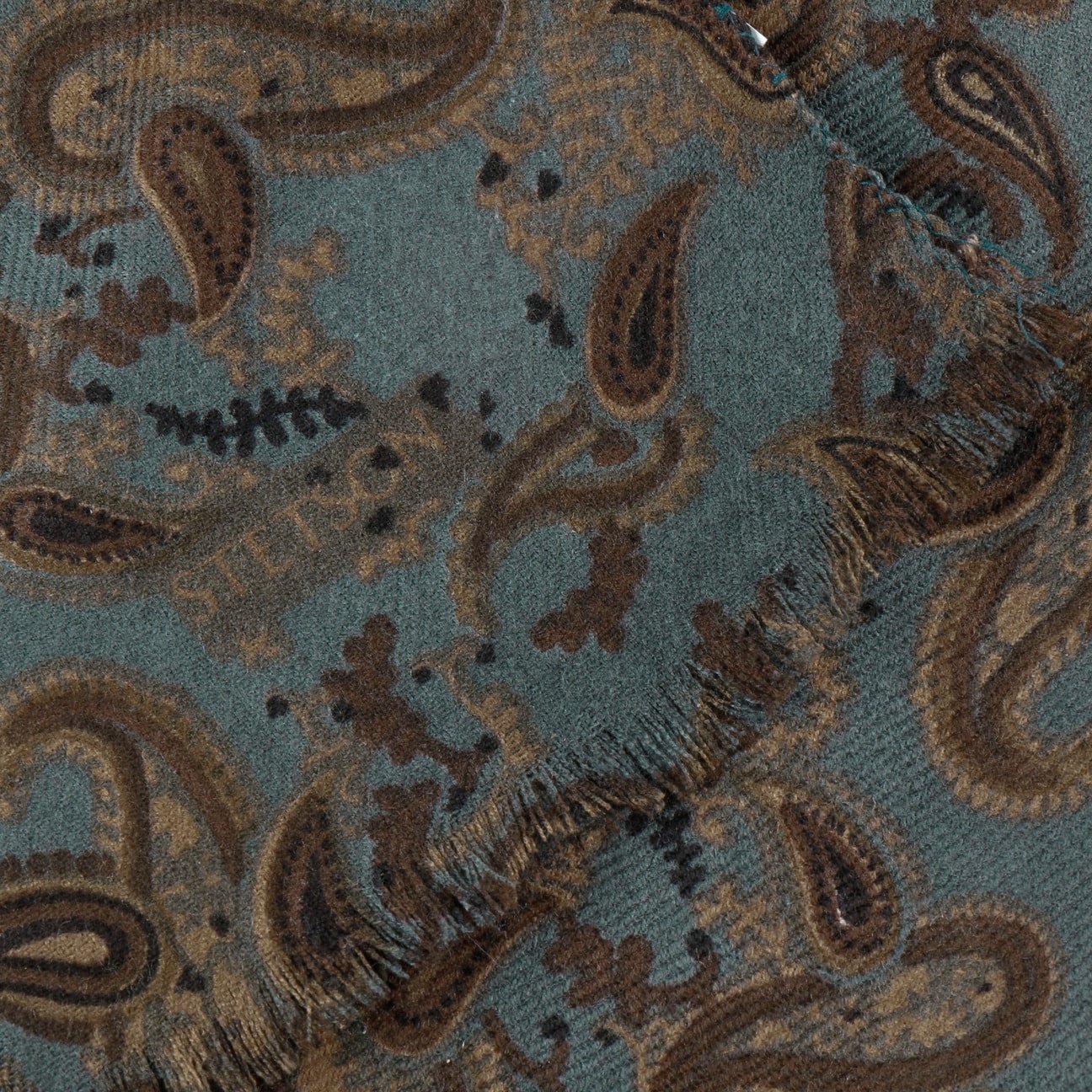 marron-gris